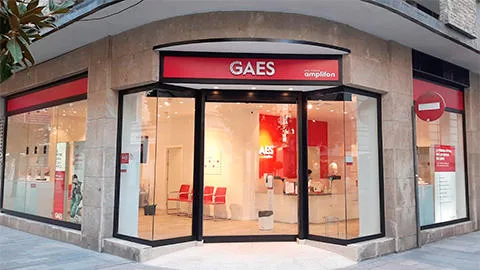 Fachada de la tienda GAES ya lista para la inauguración